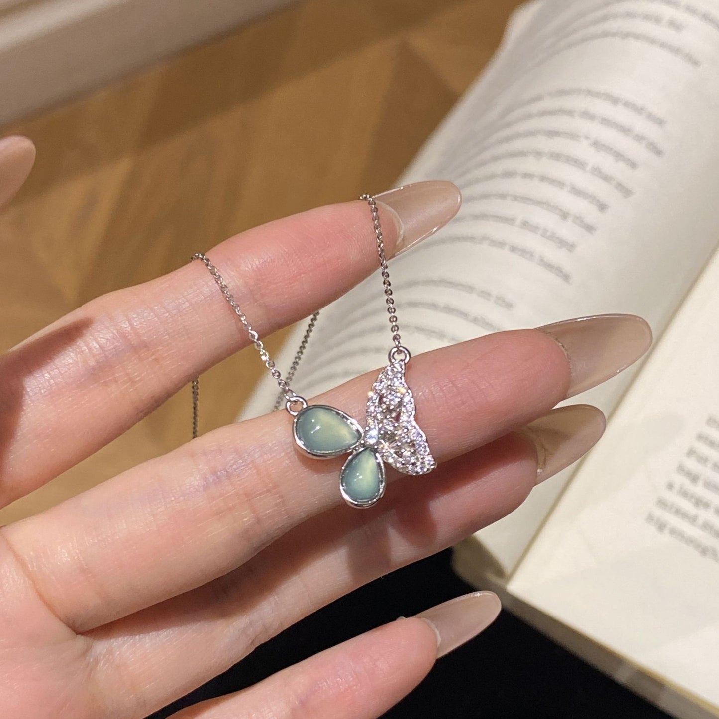 E廠【XDQ0843N】高級感小眾藍水翡翠蝴蝶項鍊女S925純銀輕奢閃鋯鎖骨鏈潮
 25.11-4