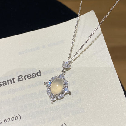 E廠【XDQ0076N】輕奢精緻蛋形白玉髓項鍊S925純銀秋冬高級感閃鋯鎖骨鍊女
 25.11-1