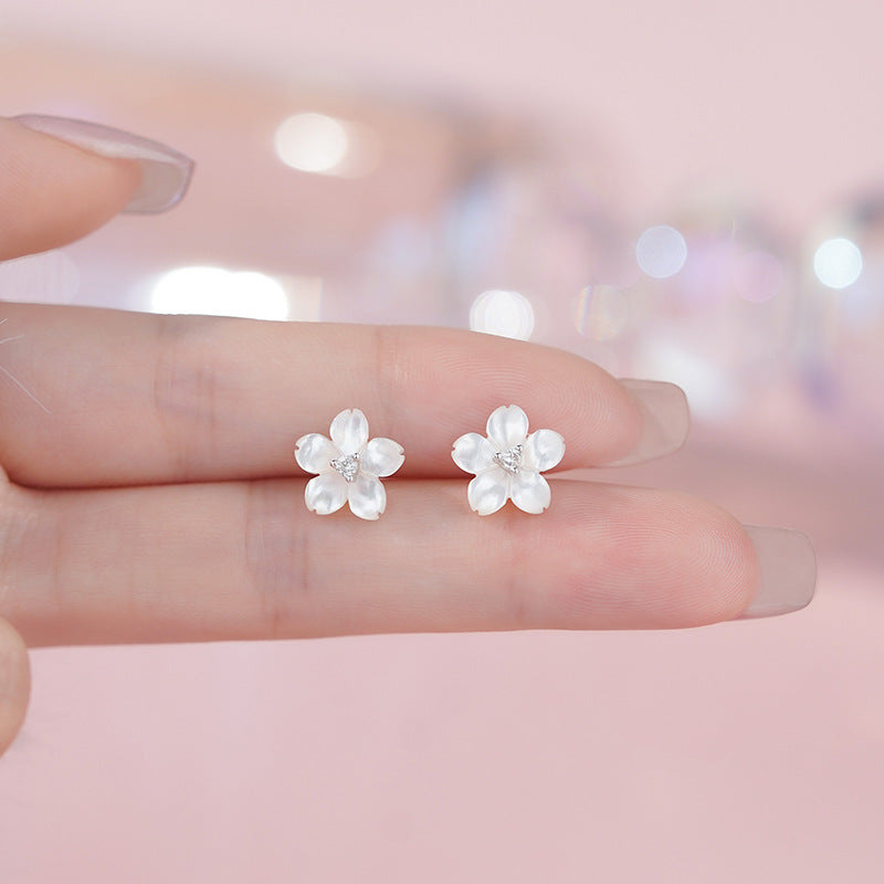 D廠【YC3953E】純銀S925新款氣質白貝花朵耳環女甜美可愛百搭小眾時尚耳飾
 25.11-3