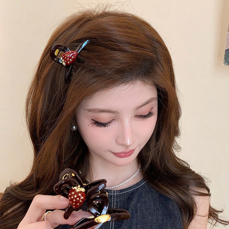 C廠【X362】立體草莓小抓夾女頭髮鯊魚夾子高級感側邊碎髮瀏海髮夾公主頭飾
 26.05-4「C廠-單筆結帳需滿，NT$500出貨(不含運費)」