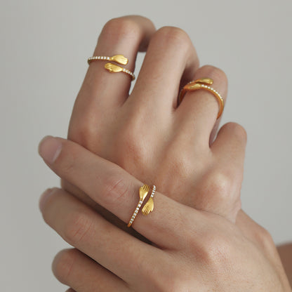 B廠【A020】愛的擁抱鋯石戒指歐美風簡約設計開口指環不銹鋼鍍真金飾品 25.03-3