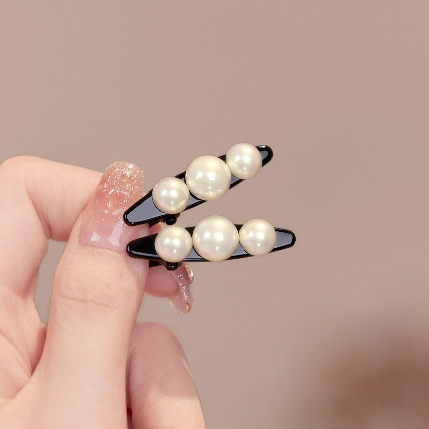 C廠【Y888】高級感輕奢珍珠鴨嘴夾迷你小號前額瀏海碎髮夾女側邊髮卡新款頭飾
 25.12-2「C廠-單筆結帳需滿，NT$500出貨(不含運費)」