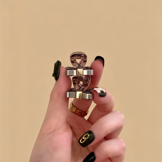 C廠【X586】高級感金屬蝴蝶結迷你公主頭抓夾女2026年新款韓系瀏海髮夾小夾子
 26.07-4「C廠-單筆結帳需滿，NT$500出貨(不含運費)」