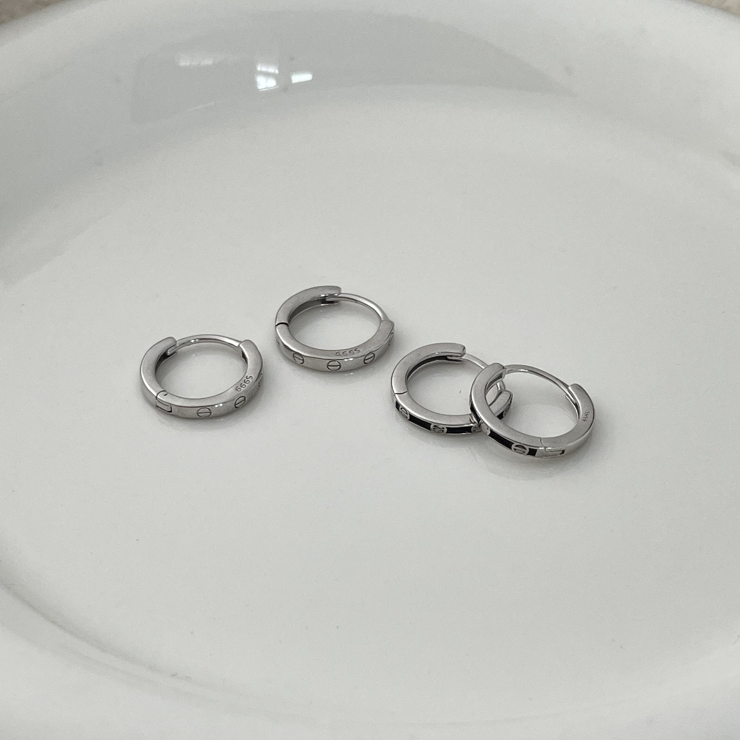 E廠【XDQ10321E】S999純銀復古個性黑色滴油耳環小眾高級感素圈耳環百搭耳飾女
 26.01-1