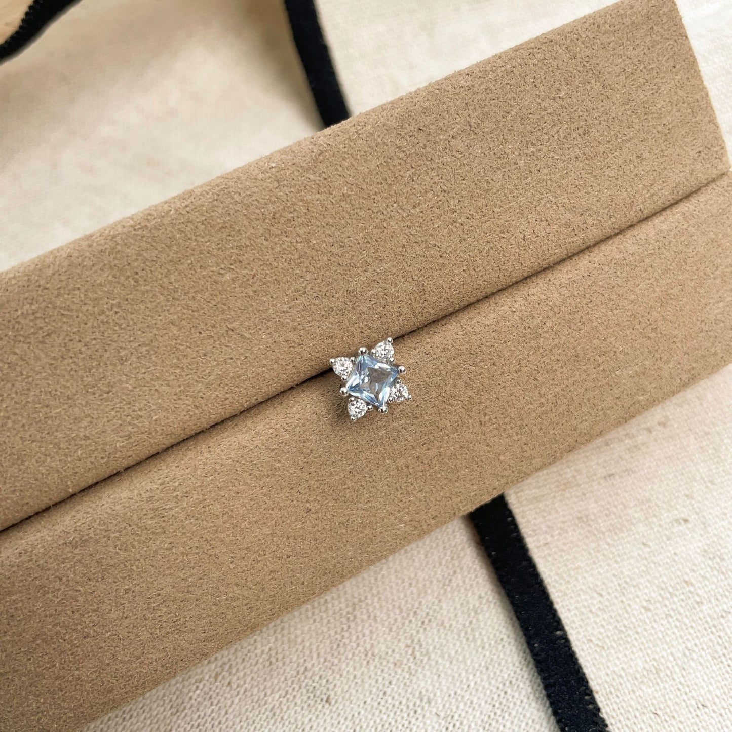 F廠【DQ10067E】S925純銀小眾設計四芒星方糖耳環女精緻鋯石耳骨釘百搭耳飾潮
 25.09-1