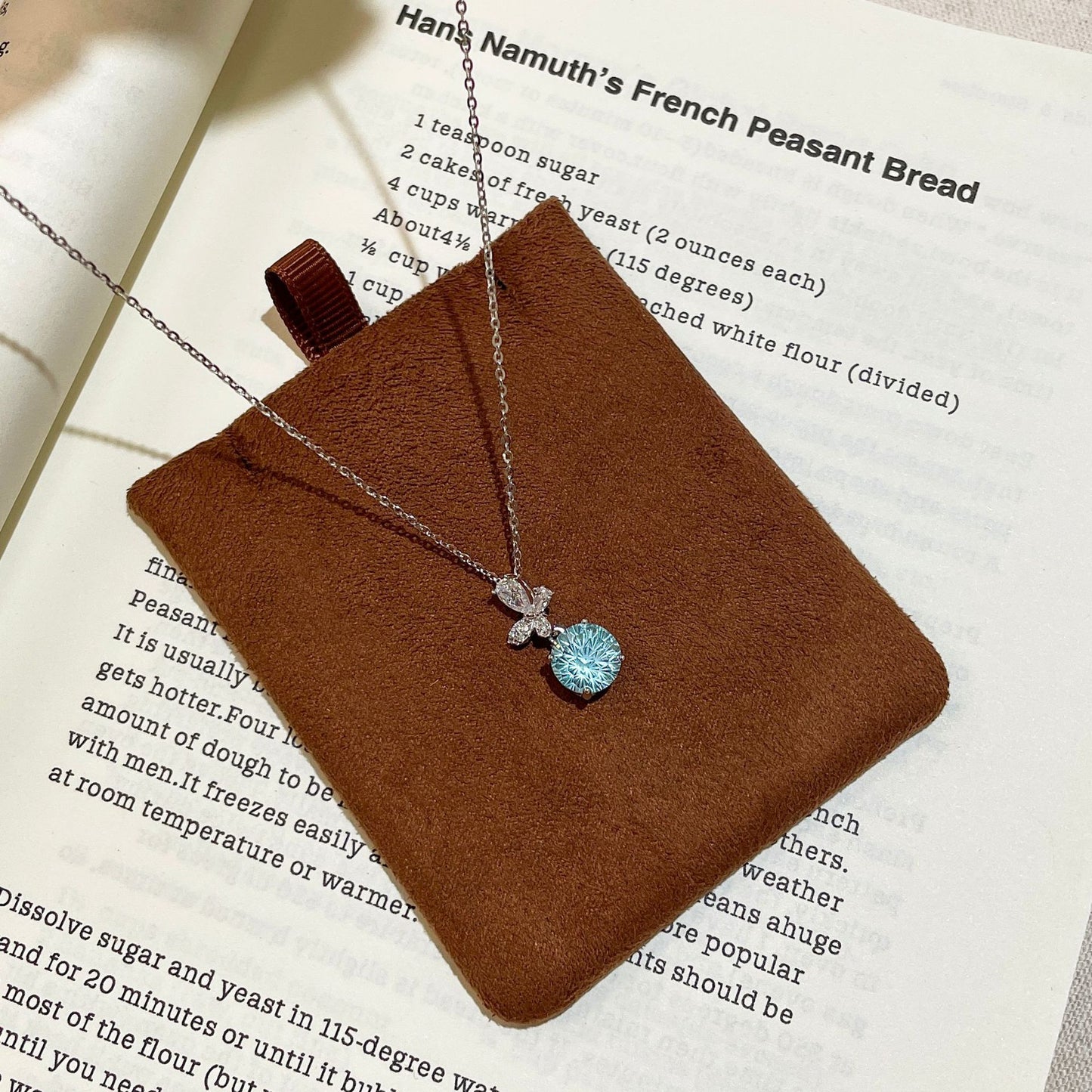 F廠【XDQ1094N】輕奢精緻爆閃煙火切蝴蝶項鍊女S925純銀高級感藍色煙火鎖骨鏈
 25.11-2