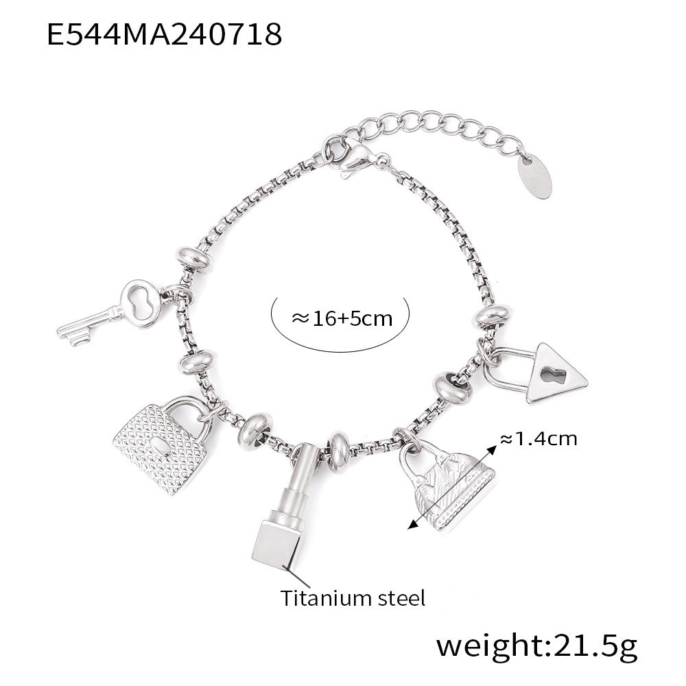 B廠【E543】歐美ins風多元素吊牌鑲鑽掛件手鍊可調整潮流復古鈦鋼鍍18K金手飾 24.07-4