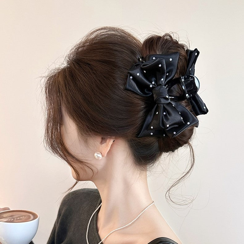 C廠【X1124】氣質波點緞面蝴蝶結髮量多後腦勺抓夾
 26.10-5「C廠-單筆結帳需滿，NT$500出貨(不含運費)」
