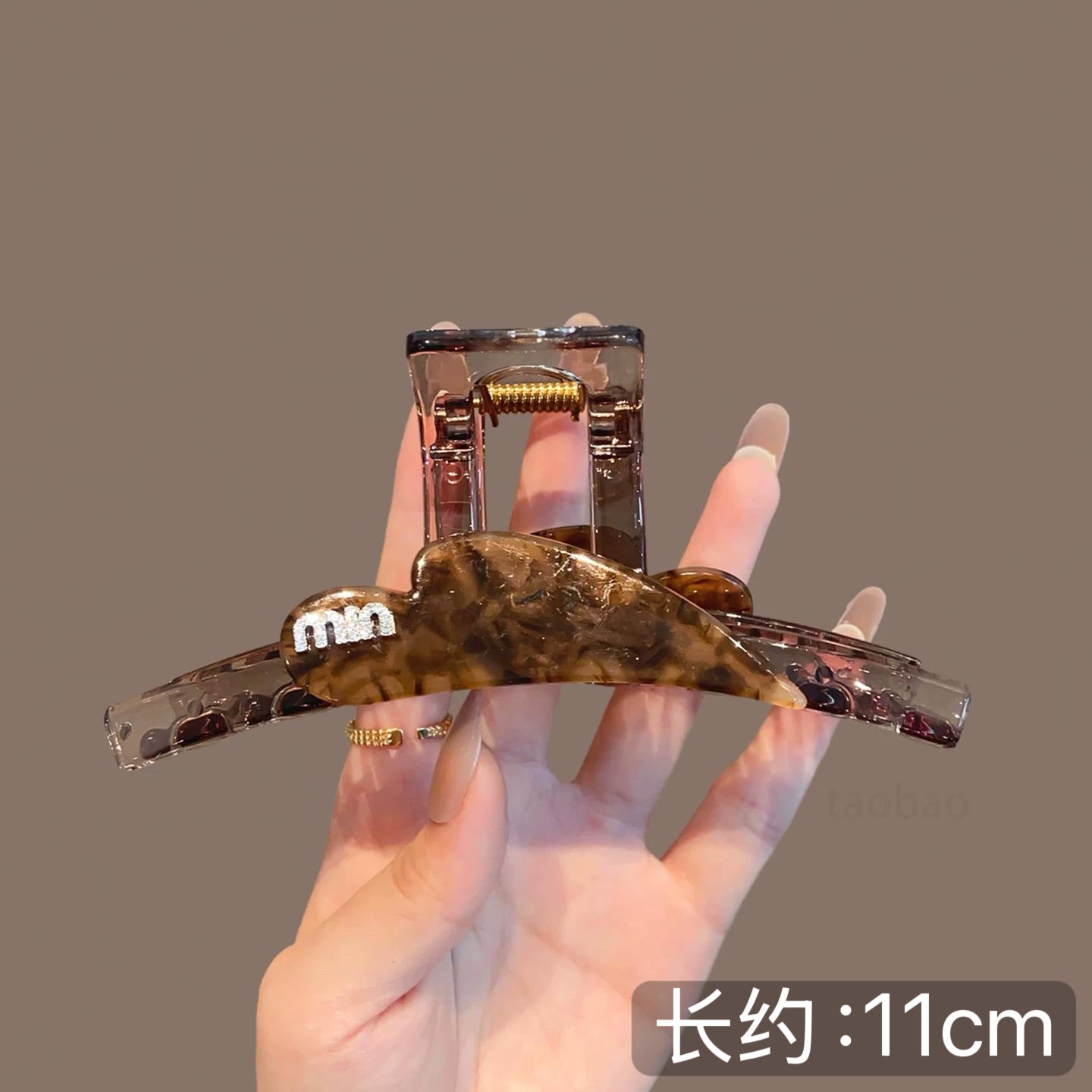 C廠【X522】高級感醋酸愛心水鑽min鯊魚夾大號後腦勺盤髮氣質通勤髮抓女髮飾
 26.06-4