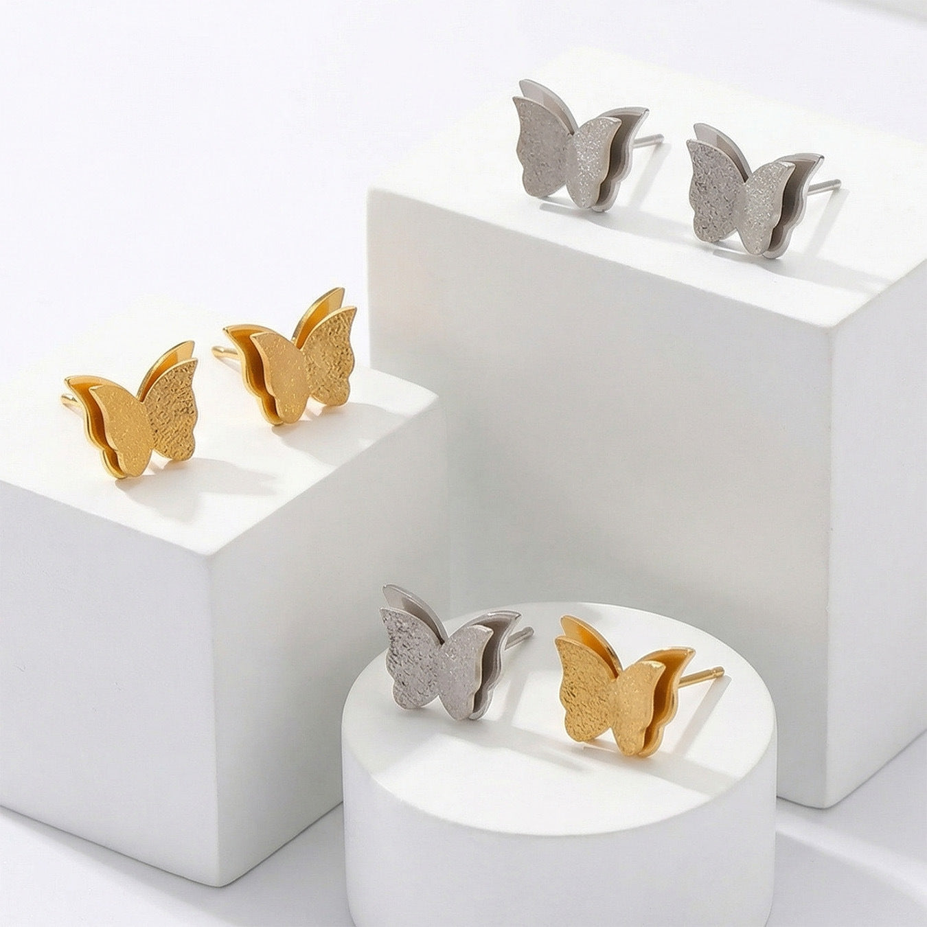 B廠【F033】歐美跨境時尚磨砂小蝴蝶耳環簡約精緻潮流耳環不鏽鋼鍍金氣質耳飾
 26.02-1