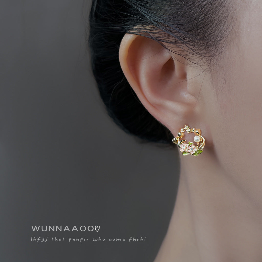 C廠【6961】原創微鑲鋯石925銀針鍍14K彩繪琺瑯滴釉花環森系清新甜美耳環耳飾
 25.10-4