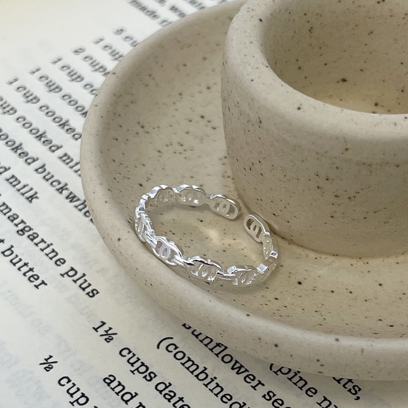 E廠【XDQ8655R】簡約ins風交叉鏤空戒指女S925純銀環環相扣時尚個性開口指環
 25.11-4