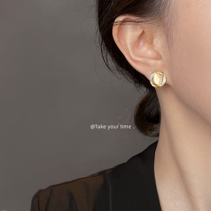 A廠【6425】時尚高級感原創設計師款微鑲鋯石925銀針鍍14K玻璃貓眼石耳環耳飾 25.07-2