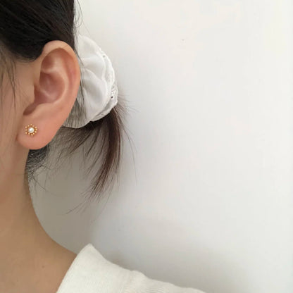 E廠【XDQ10199E】S925純銀簡約時尚花蕊仿珍珠耳環女氣質優雅花朵通勤百搭耳飾
 26.03-3