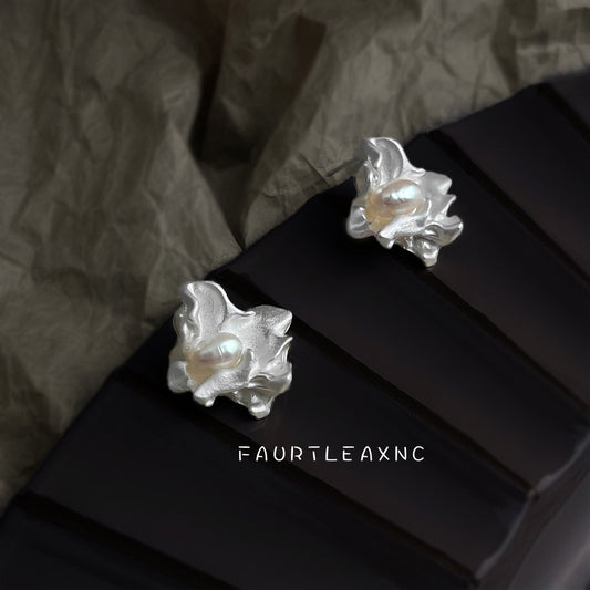 C廠【6852】煙雨小眾設計誇張不規則淡水珍珠液態銀色個性新款耳環耳環女
 25.10-3