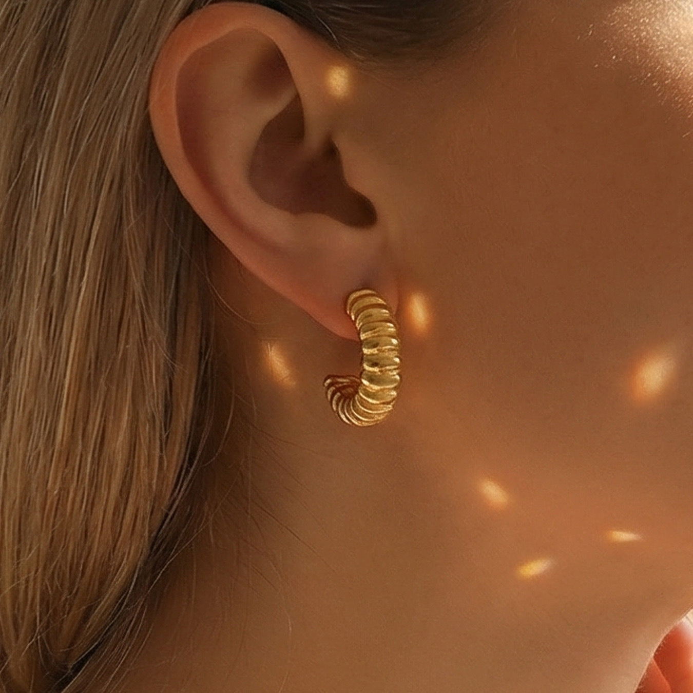 B廠【F035】歐美時尚螺紋C型時尚環形耳環ins簡約輕奢風百搭耳環不鏽鋼耳環女
 26.02-1