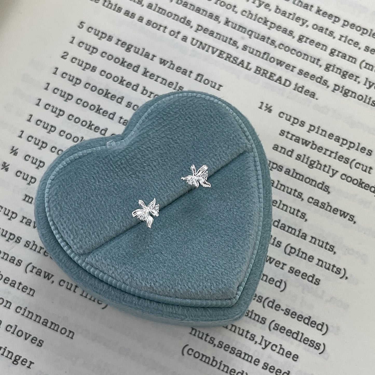 F廠【XDQ10979E】簡約設計感S999純銀小蘭花耳環女ins風迷你葉子百搭疊戴耳飾
 25.11-2