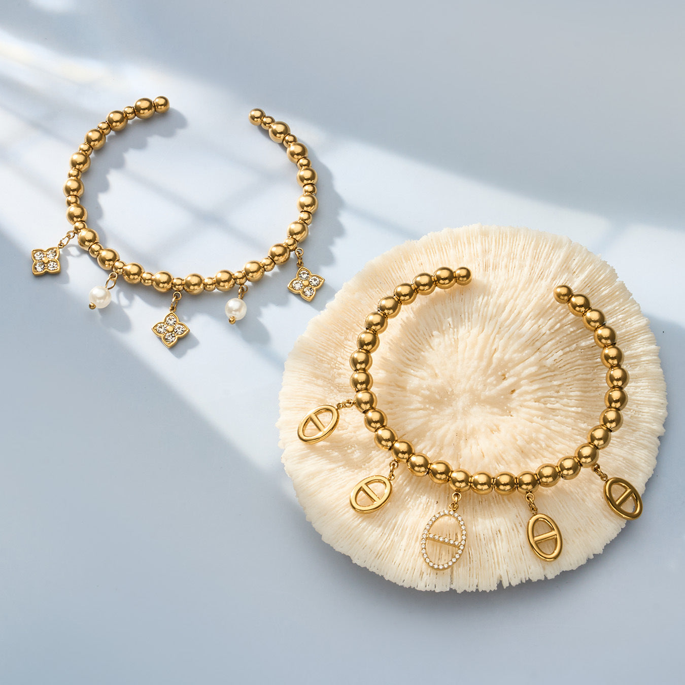 B廠【Z611】歐美個性時尚設計豬鼻子多吊墜開口手鐲組合微鑲嵌鋯石高質感手環
 26.04-3