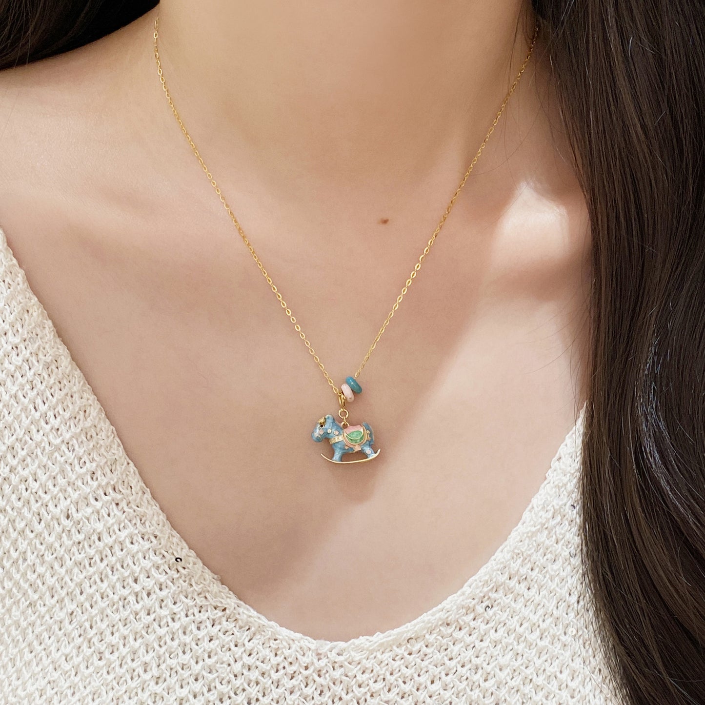 F廠【DQ2236N】馬卡龍歡樂搖搖木馬項鍊女S925純銀輕奢精緻琺瑯生肖馬鎖骨鏈
 25.11-1