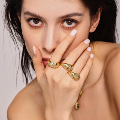 B廠【A729】新款宮廷風ins輕奢時尚銅材質幾何三角鑲鋯石開口戒指女 25.02-2