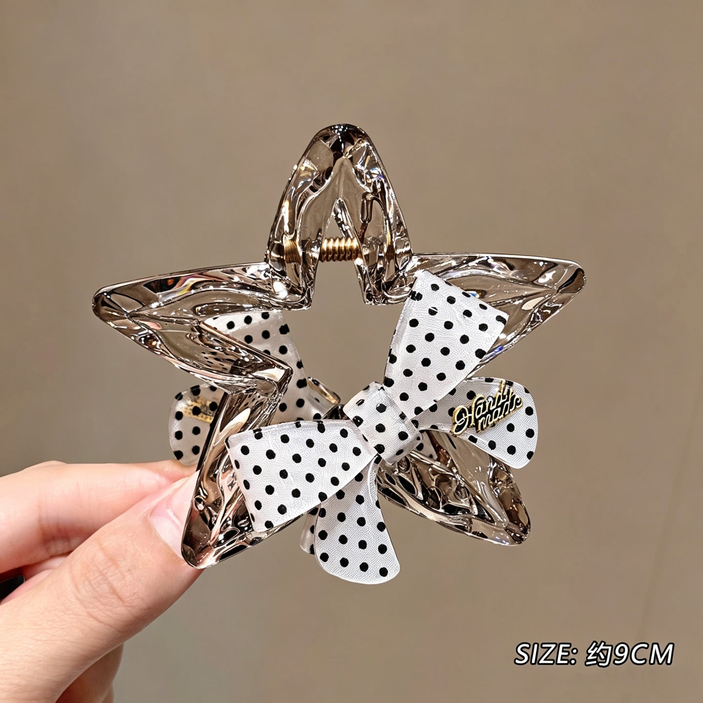 C廠【X594】波點蝴蝶結星星抓夾女新款高級感鯊魚夾高馬尾髮夾後腦勺盤頭飾
 26.07-4「C廠-單筆結帳需滿，NT$500出貨(不含運費)」