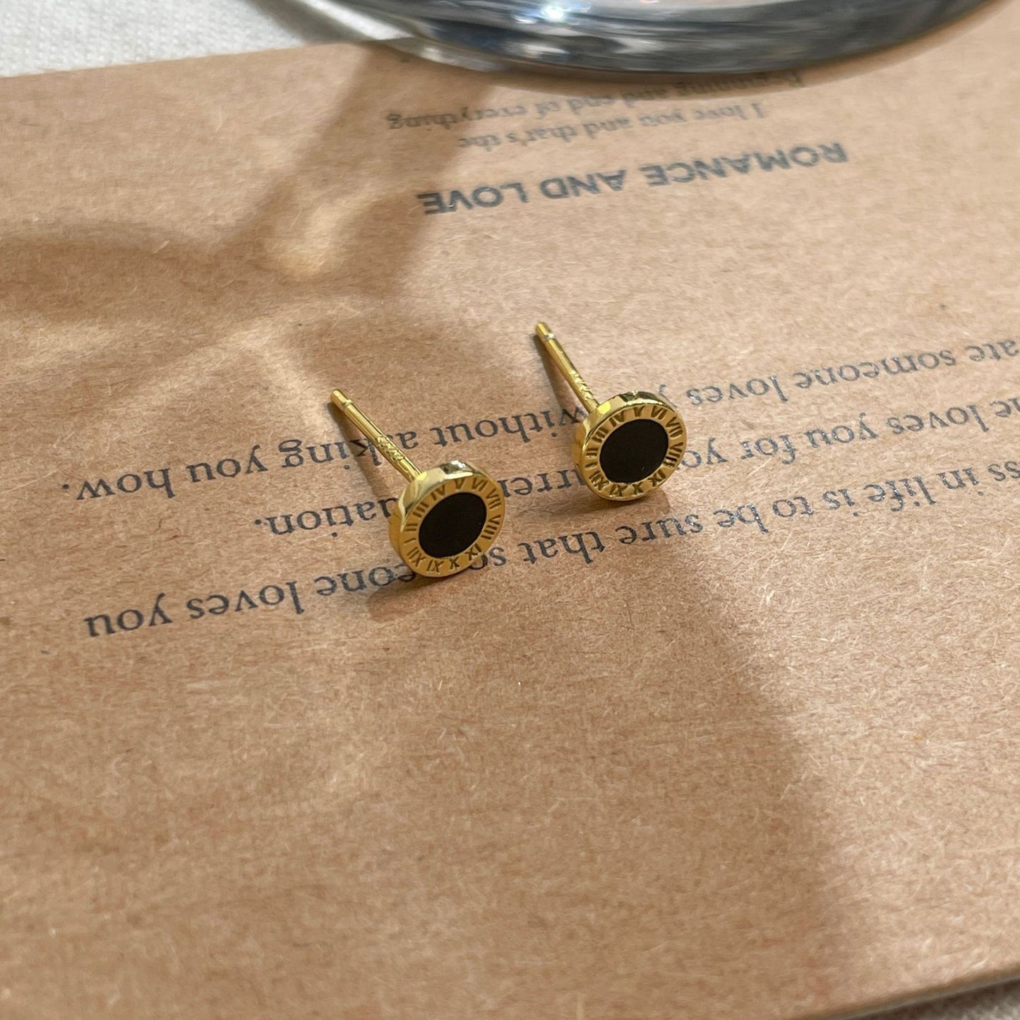 F廠【DQ10438E】999純銀小眾設計羅馬數位耳環女簡約氣質黑色滴膠圓環耳飾潮
 25.09-1