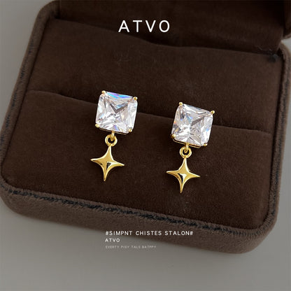 A廠 【5040】時尚高級感個性芒星幾何方形鋯石新款耳環耳環飾品供應鏈
 26.03-3