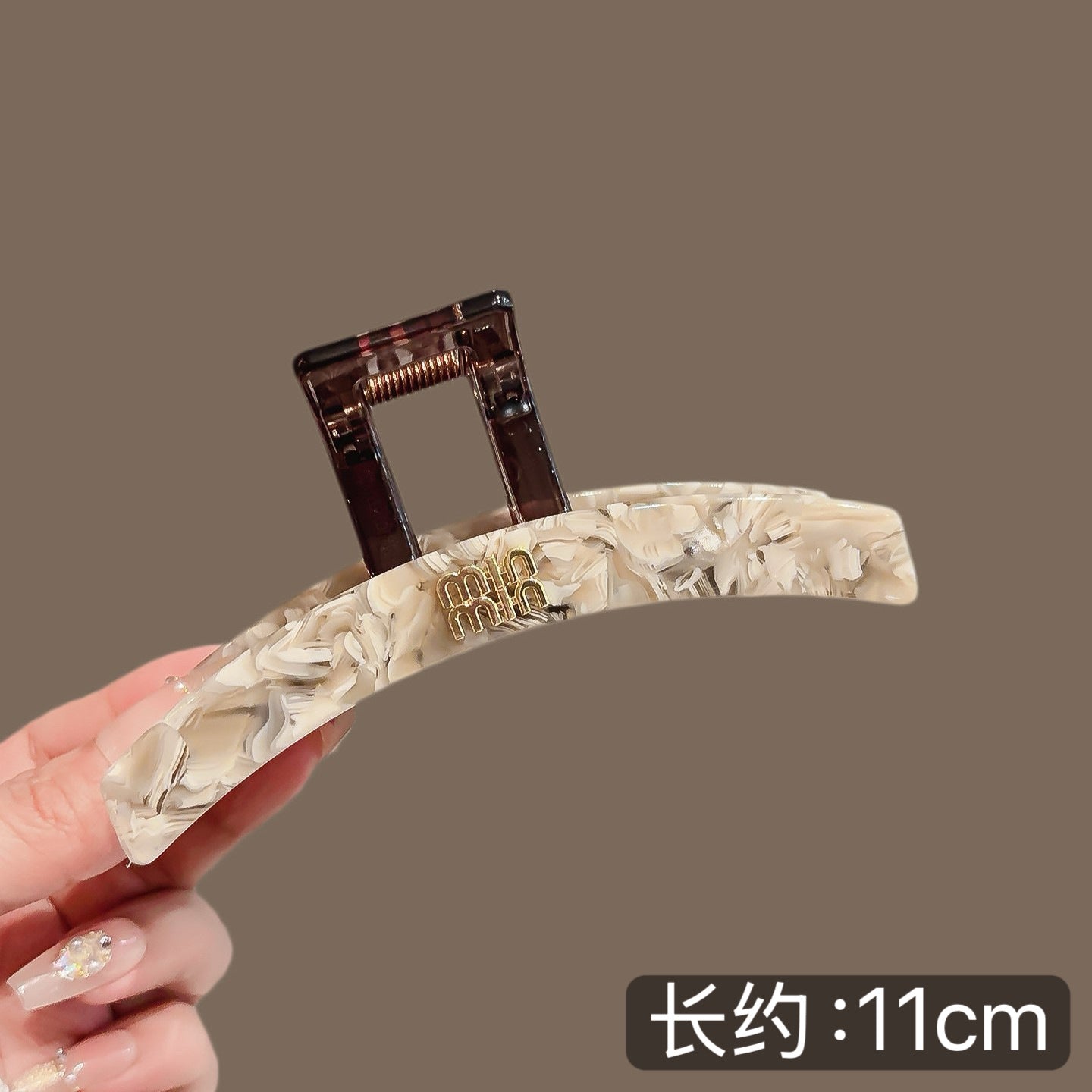 C廠【X435】高級感金標字母醋酸抓夾女新款大號髮抓後腦勺髮量多盤髮鯊魚夾子
 26.06-2