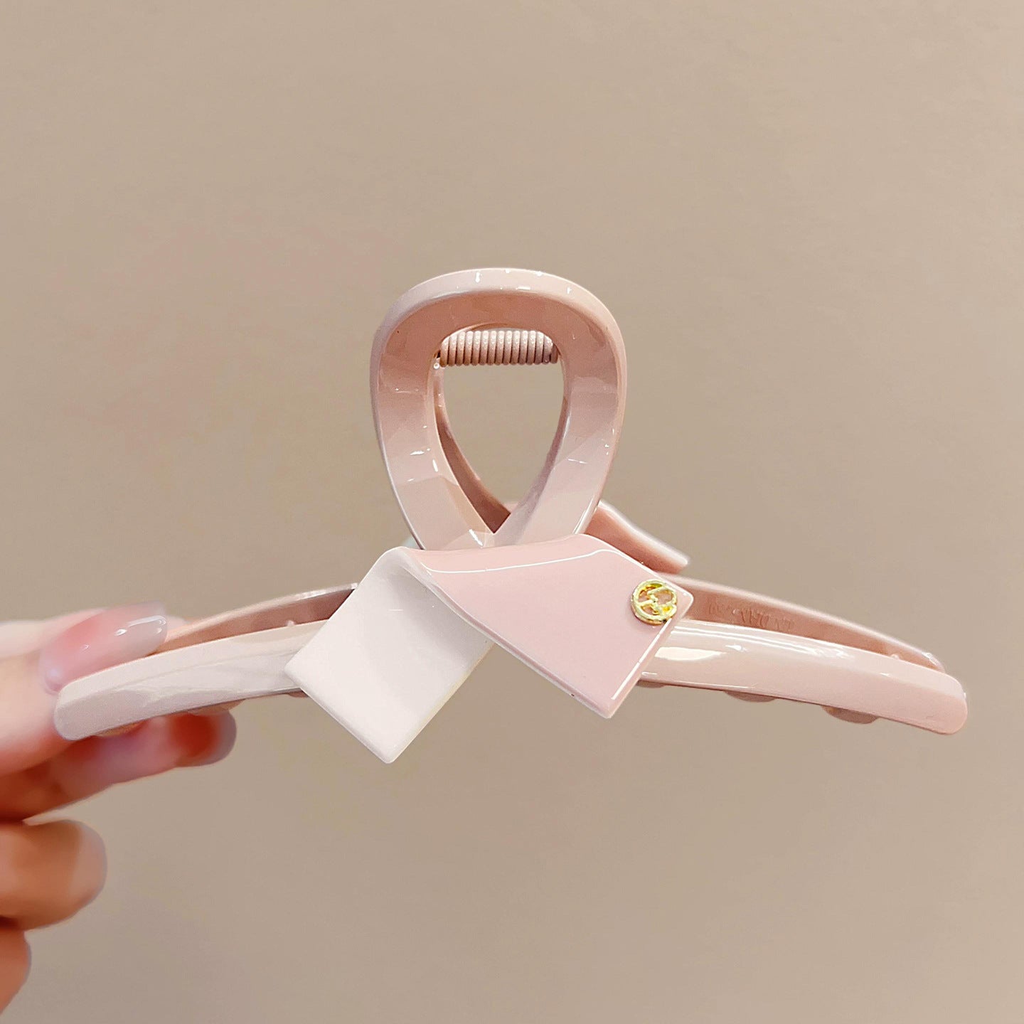 C廠【X666】韓國高級感粉紅色抓夾女大號氣質後腦勺髮夾盤髮鯊魚夾2026新款髮飾
 26.08-2「C廠-單筆結帳需滿，NT$500出貨(不含運費)」