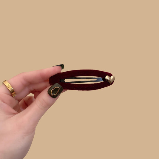 C廠【Y983】新年款復古絲絨紅色鏤空BB夾女氛圍感前額瀏海碎髮夾邊夾側邊夾子
 25.12-4「C廠-單筆結帳需滿，NT$500出貨(不含運費)」