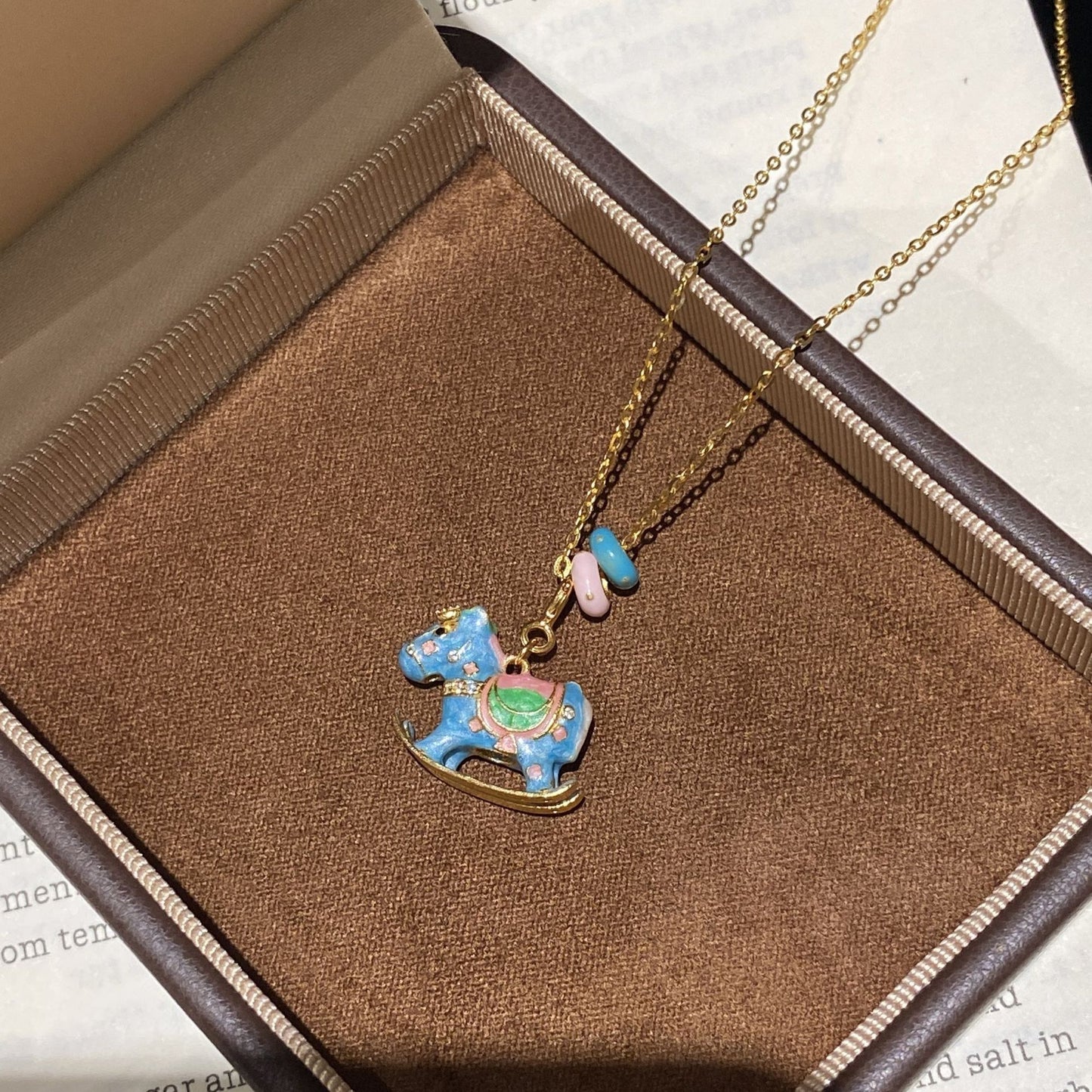 F廠【DQ2236N】馬卡龍歡樂搖搖木馬項鍊女S925純銀輕奢精緻琺瑯生肖馬鎖骨鏈
 25.11-1