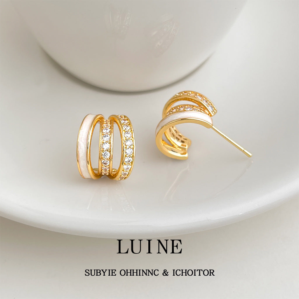 A廠【7297】原創時尚高級感線條925銀針微鑲鋯石滴釉白色圓形幾何耳飾 耳環女
 26.01-1