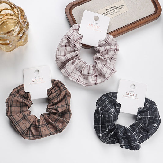 D廠【B486】卡裝高級感大腸圈髮繩時尚方格紋寬頭繩布藝髮飾皮筋高馬尾髮圈
 25.10-5「D廠-單筆結帳需滿，NT$600出貨(不含運費)」