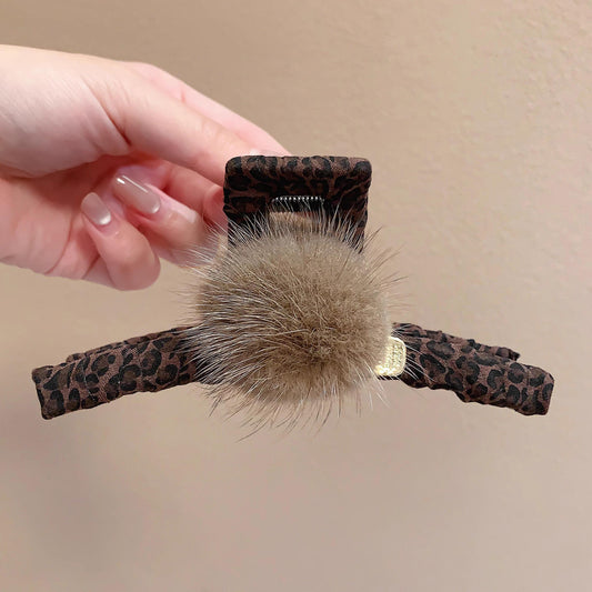 C廠【Y1022】韓版水貂毛球球豹紋髮夾鯊魚夾高端毛球後腦勺抓夾大號髮量大髮飾
 26.01-1