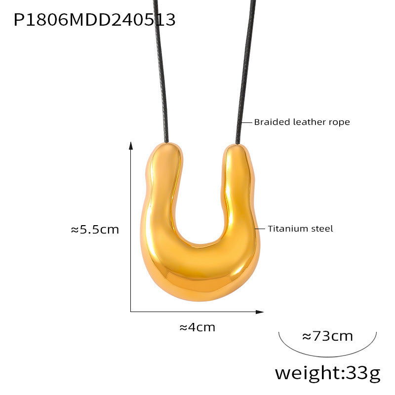 B廠【P1806】小眾U形馬蹄黑色皮繩立體不規則誇張鈦鋼吊墜女時尚簡約百搭項鍊 24.05-3