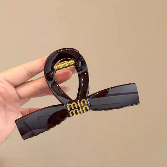 C廠【Y1109】簡約字母抓夾女高級感2026新款氣質後腦勺盤髮鯊魚夾大號夾子頭飾
 26.02-1