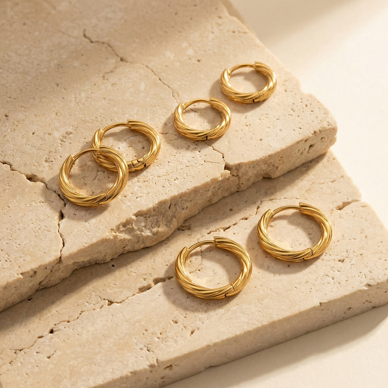 B廠【F1593】亞馬遜熱賣不鏽鋼鍍18k金扭紋耳圈小眾高級感輕奢耳飾不掉色
 26.04-3