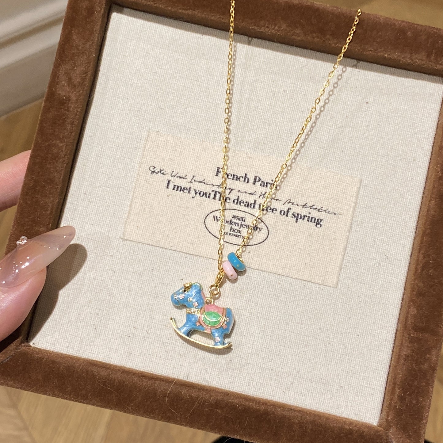 F廠【DQ2236N】馬卡龍歡樂搖搖木馬項鍊女S925純銀輕奢精緻琺瑯生肖馬鎖骨鏈
 25.11-1