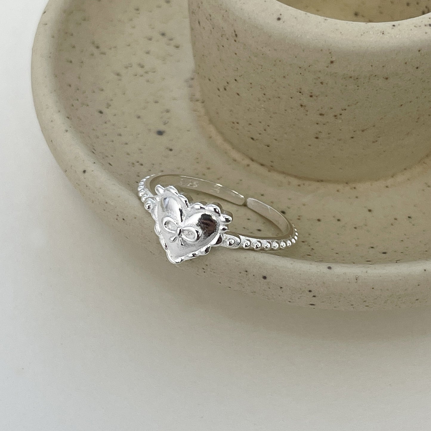 E廠【XDQ8637R】S925純銀韓版ins愛心蝴蝶結戒指女簡約甜美心形百搭時髦指環
 25.11-4