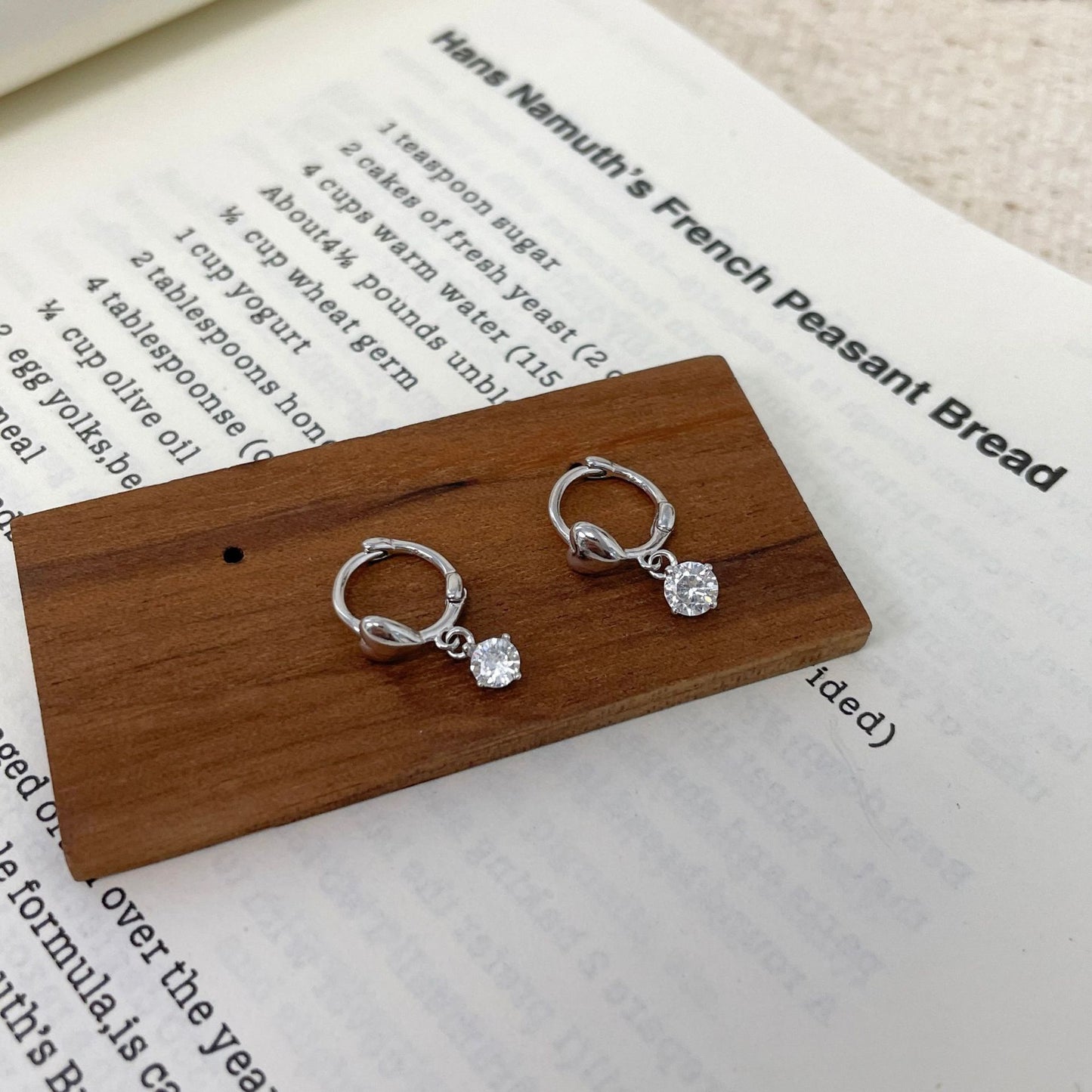 E廠【DQ11774E】S925純銀精緻小巧愛心閃鑽耳扣女簡約小眾高級感鋯石流蘇耳飾
 26.01-1