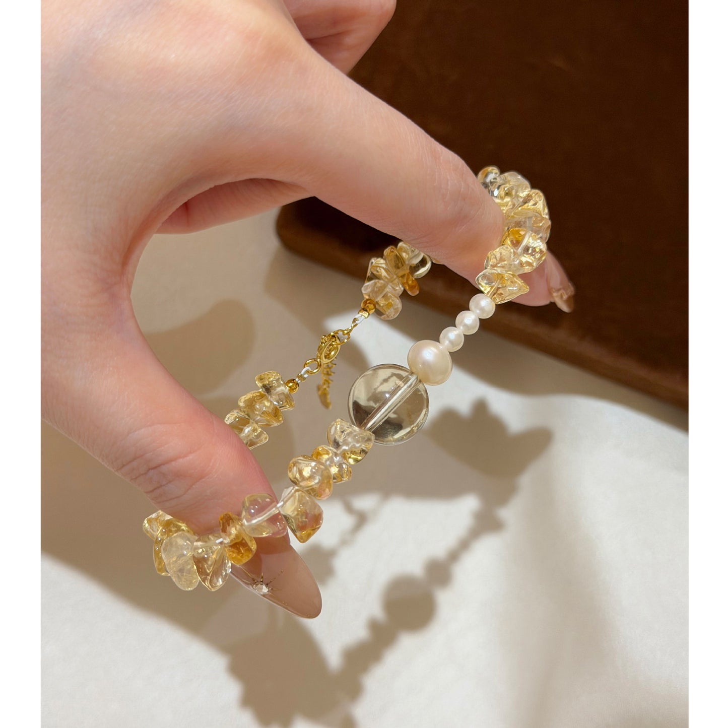 E廠【XDQ0616S】天然黃水晶不規則碎石S925純銀手鍊女檸檬晶淡水珍珠輕奢手飾
 26.06-2