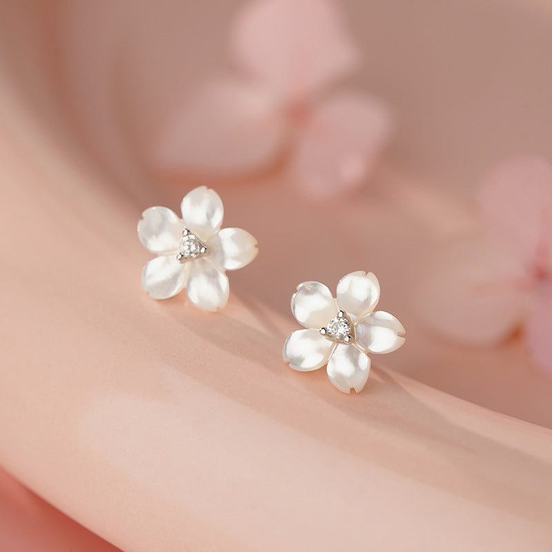 D廠【YC3953E】純銀S925新款氣質白貝花朵耳環女甜美可愛百搭小眾時尚耳飾
 25.11-3