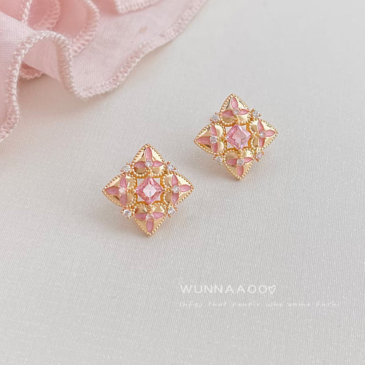 C廠【7044】原創設計微鑲鋯石925銀針彩繪幾何方形時尚輕奢風高級感耳飾
 25.11-2