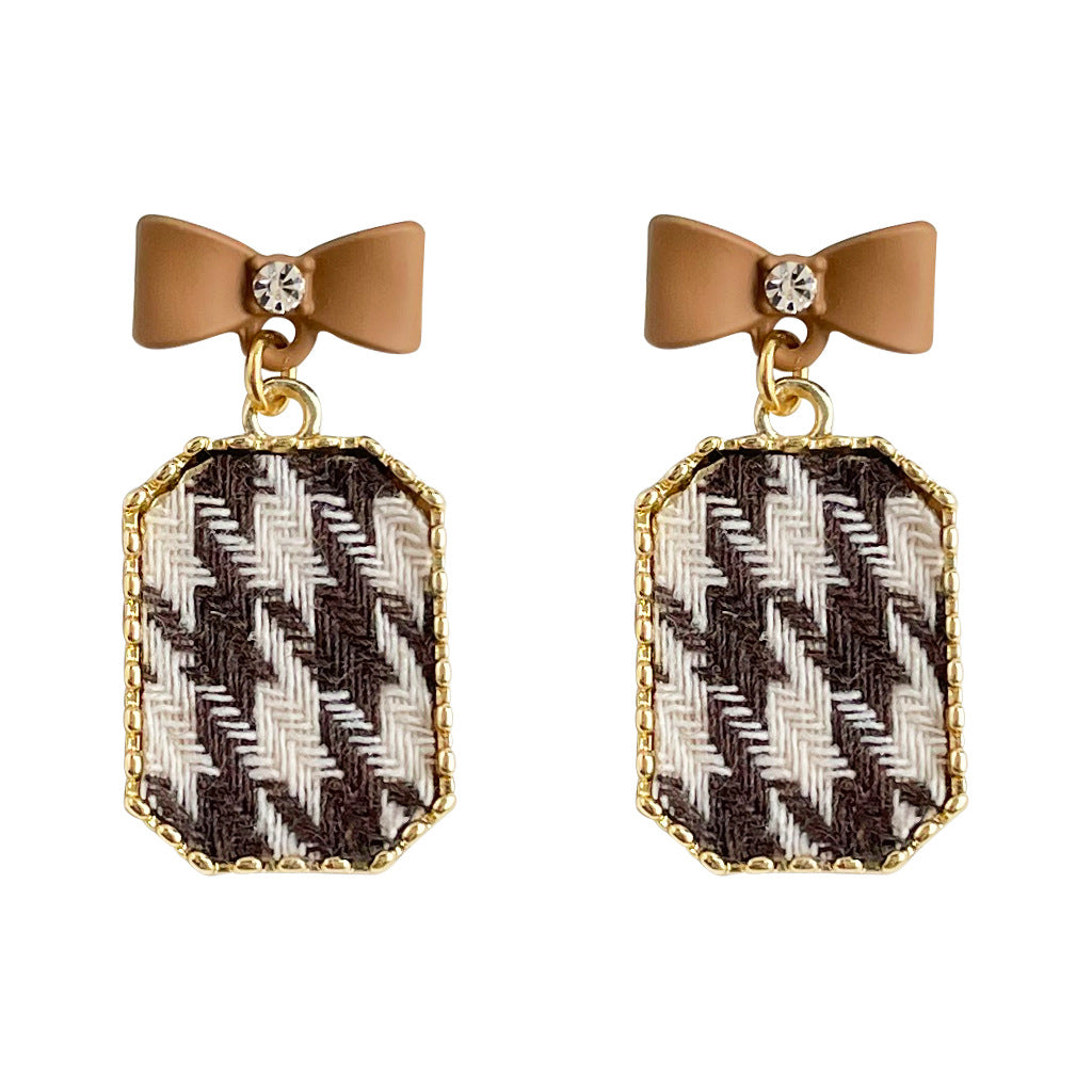 C廠【7023】秋冬款小香風時尚通勤千鳥格幾何蝴蝶結布藝新款耳環耳環飾品
 25.11-1