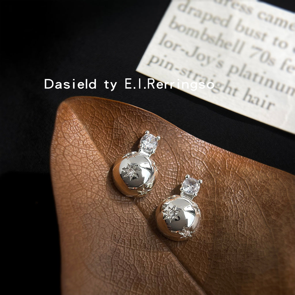 C廠【7056】甜酷風微鑲鋯石芒星925銀針半圓幾何高級感個性新款
 25.11-2