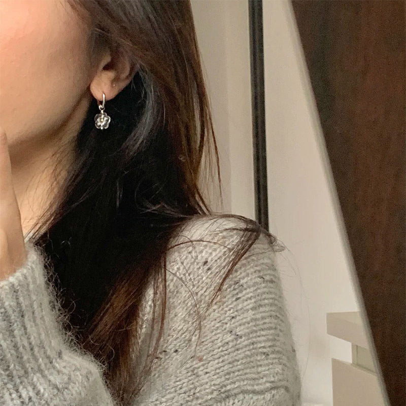 F廠【DQ10633E】韓國版小眾設計樹脂花朵耳環女S925銀氣質簡約小雛菊耳扣耳飾 25.04-3
