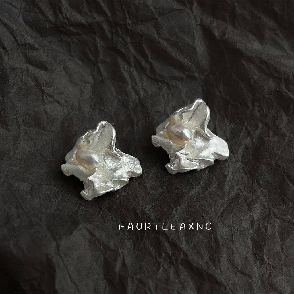 C廠【6852】煙雨小眾設計誇張不規則淡水珍珠液態銀色個性新款耳環耳環女
 25.10-3