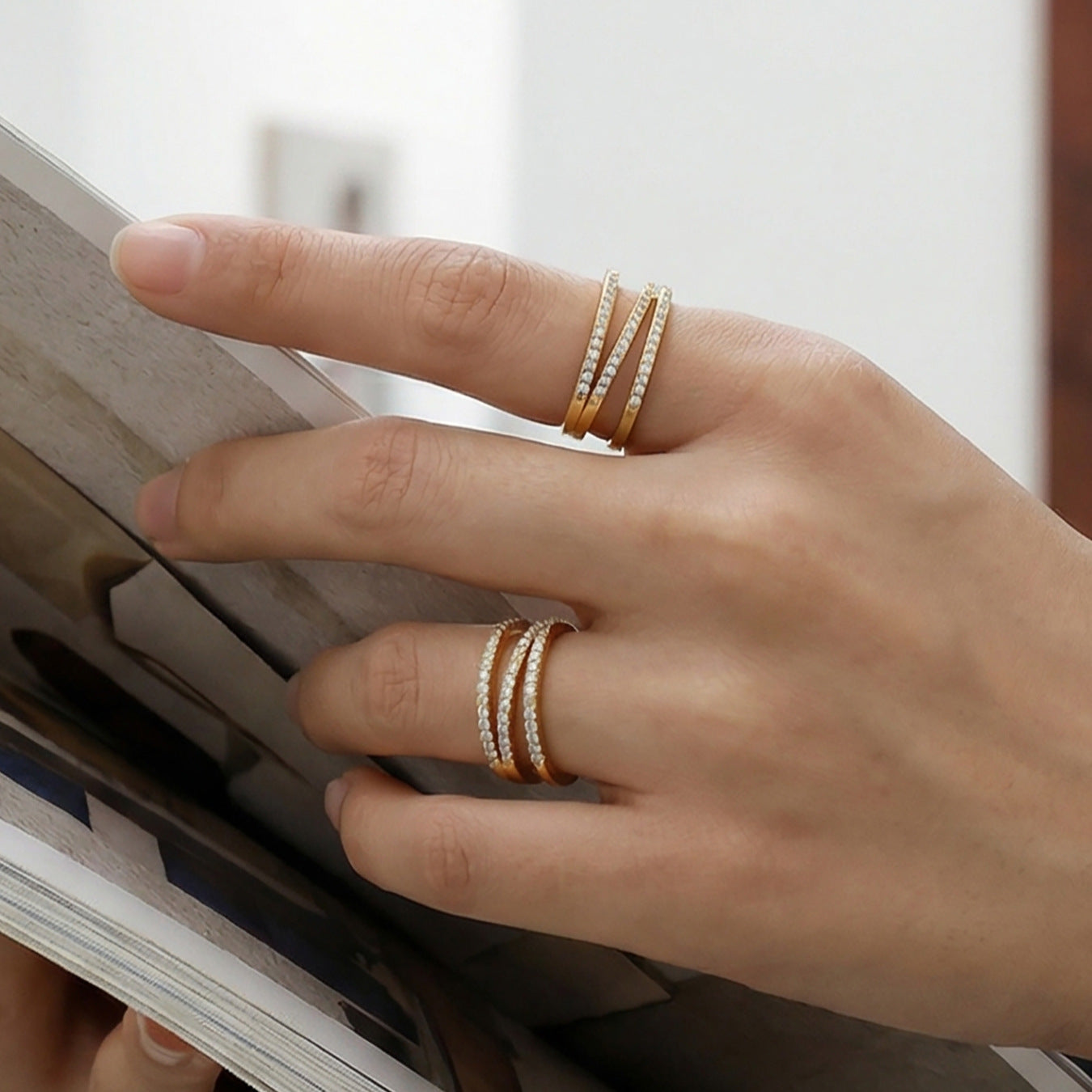 B廠【A043】跨國簡約設計微鑲鋯石三層開口指環輕奢風時尚百搭戒指不鏽鋼鍍金
 26.02-1