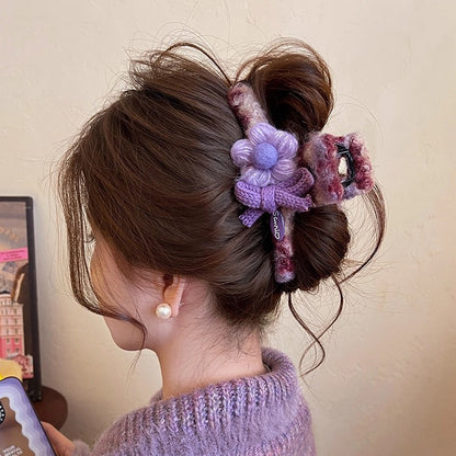 C廠【F104】毛絨頭髮抓夾女花朵蝴蝶結鯊魚夾2025新款高級感髮夾獨特漂亮髮飾
 25.12-4「C廠-單筆結帳需滿，NT$500出貨(不含運費)」
