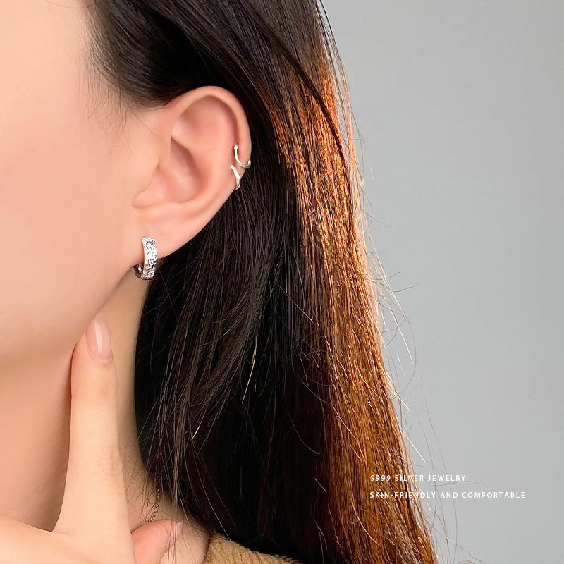 E廠【YC9445E】S999足銀新中式貔貅紋理耳扣女帥氣甜酷風時尚個性耳飾品 24.02-3